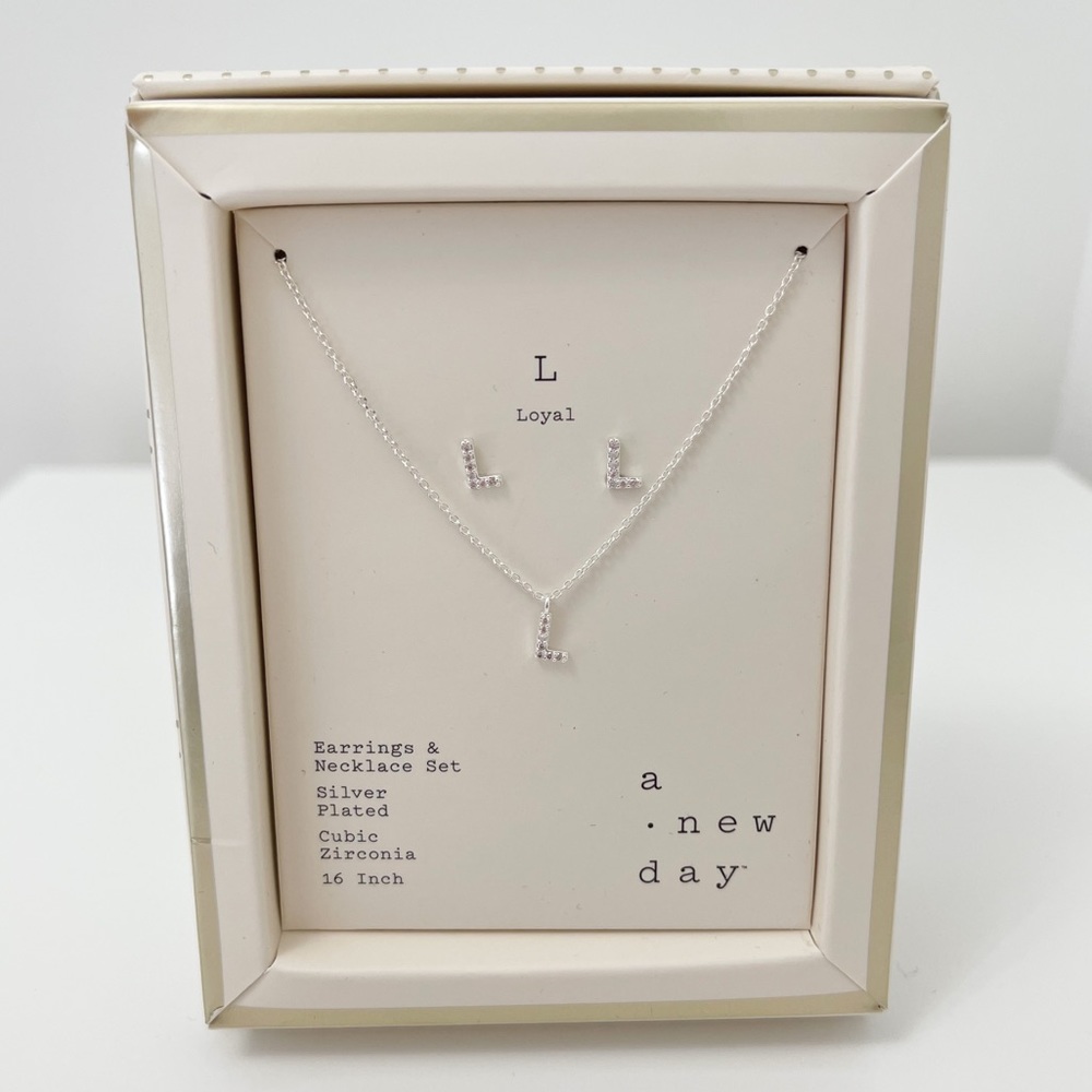*NWT* L Initial Necklace & Earrings